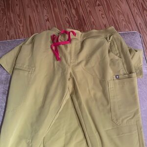 Figs lime green scrub set size large